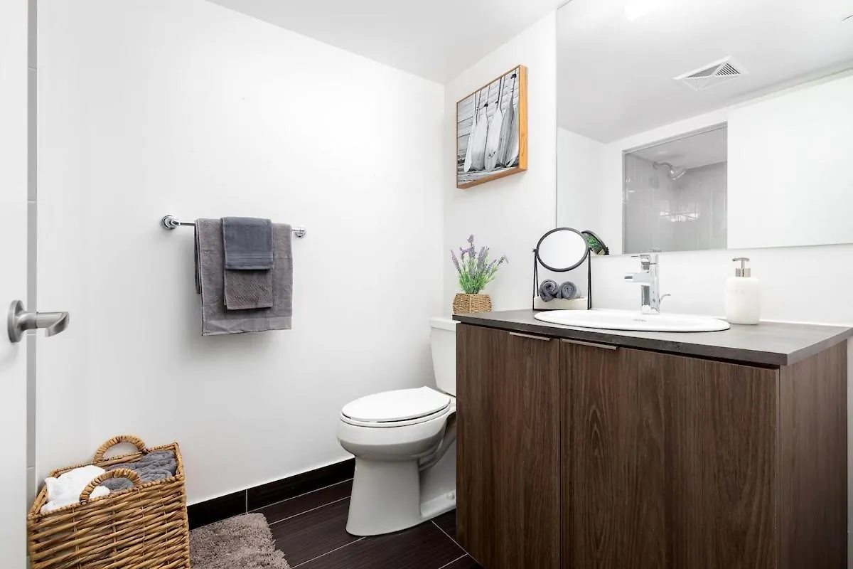 Sleek 2Br W 2Ba Walk To Uoft Sleeps 5 - 3 Beds Villa Toronto Canada